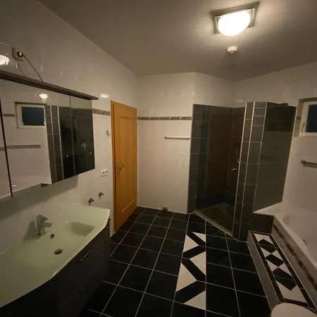 Monteurzimmer Hostal *